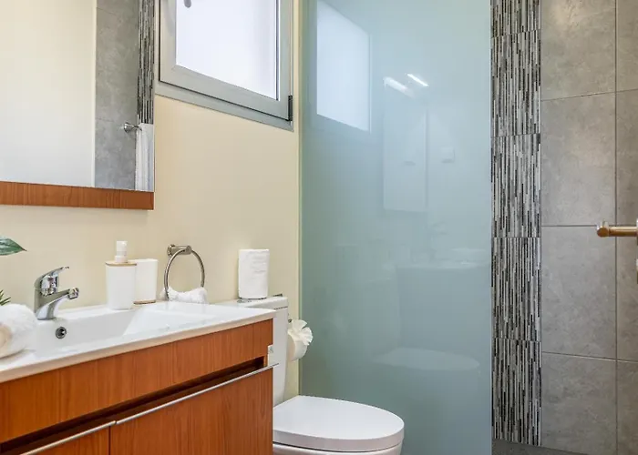 Angela- Madeira Group