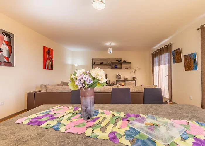 Angela- Madeira Group בית נופש קלייטה