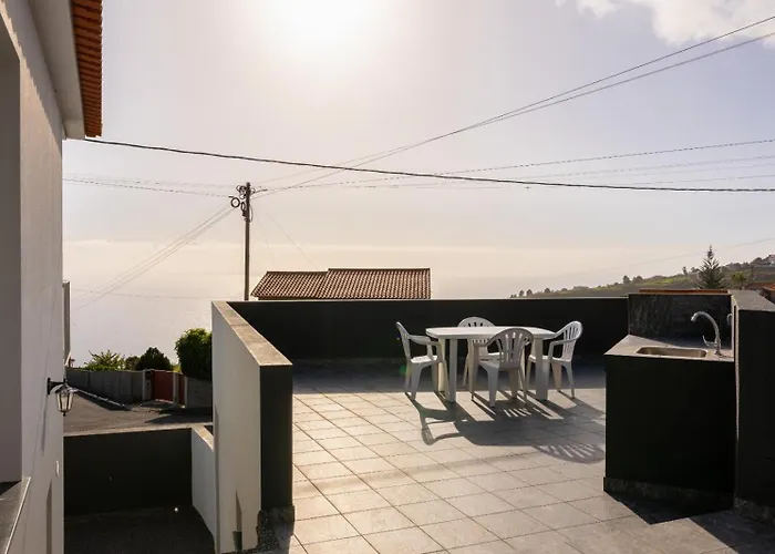 Angela- Madeira Group בית נופש